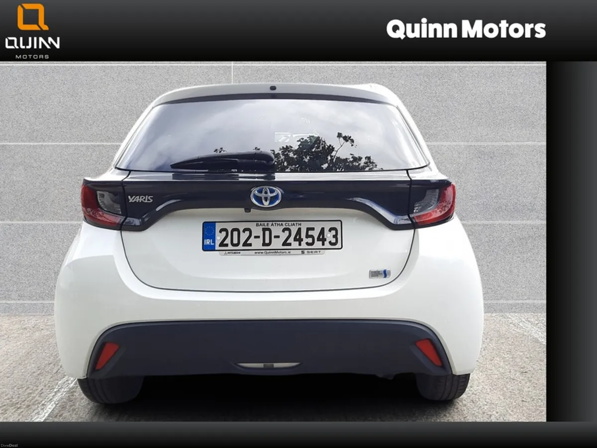 Toyota Yaris 6AA-MXPH10 5DR AUTO - Image 2