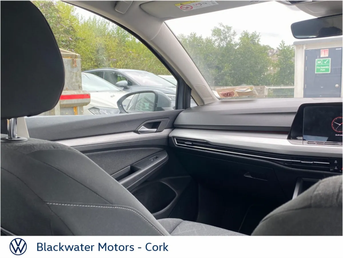 Volkswagen Golf 1.0TSI 110BHP LIFE - Image 4