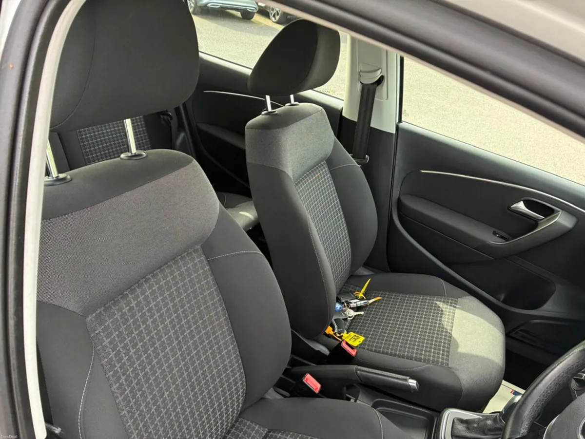 Volkswagen Polo DBA-6RCJZ 5DR AUTO - Image 6