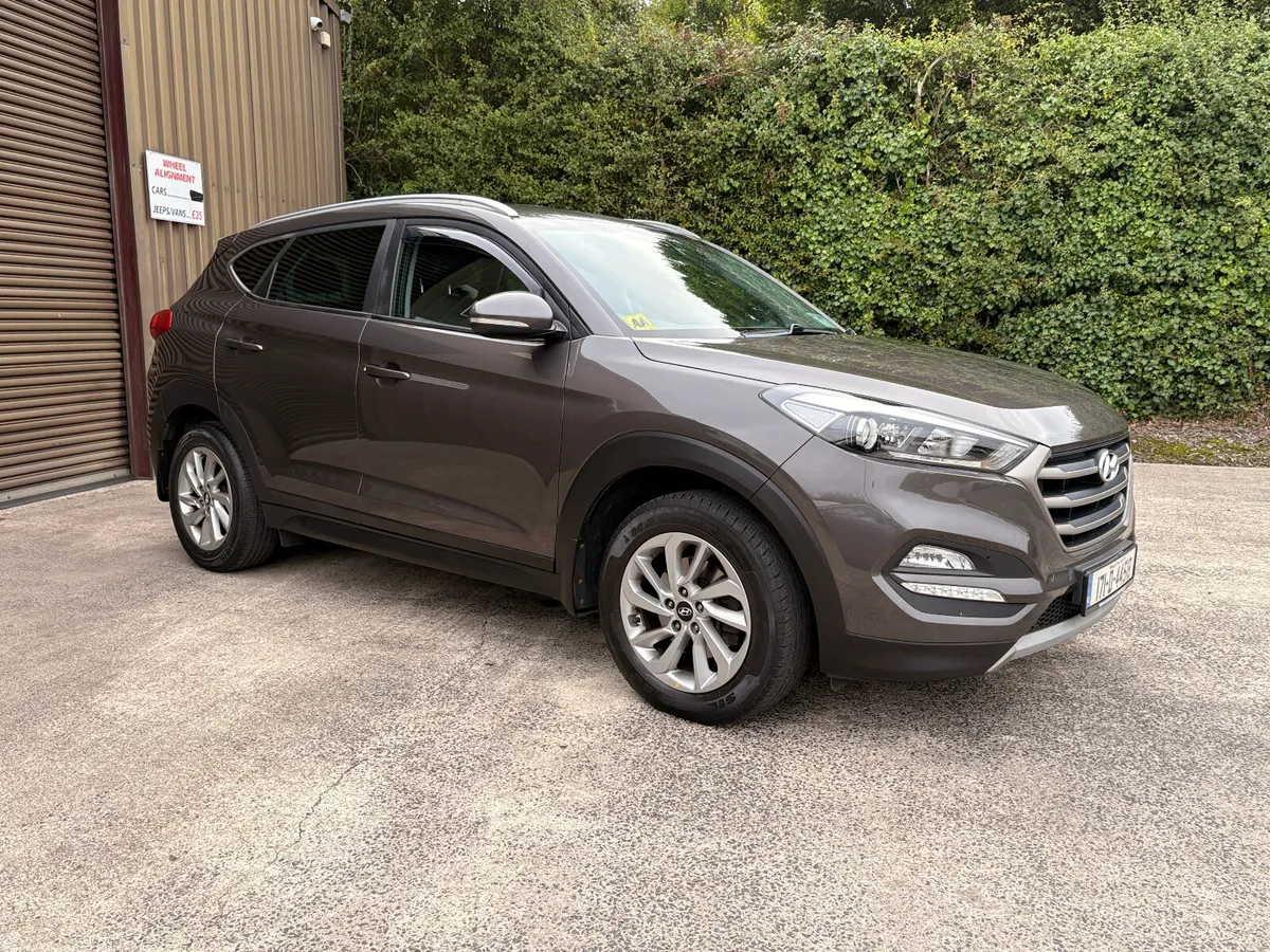 Hyundai Tucson 2017  TOP SPEC - Image 4