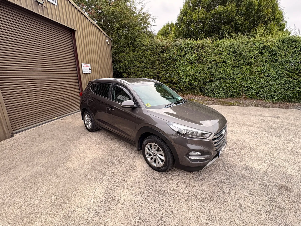 Hyundai Tucson 2017  TOP SPEC - Image 2