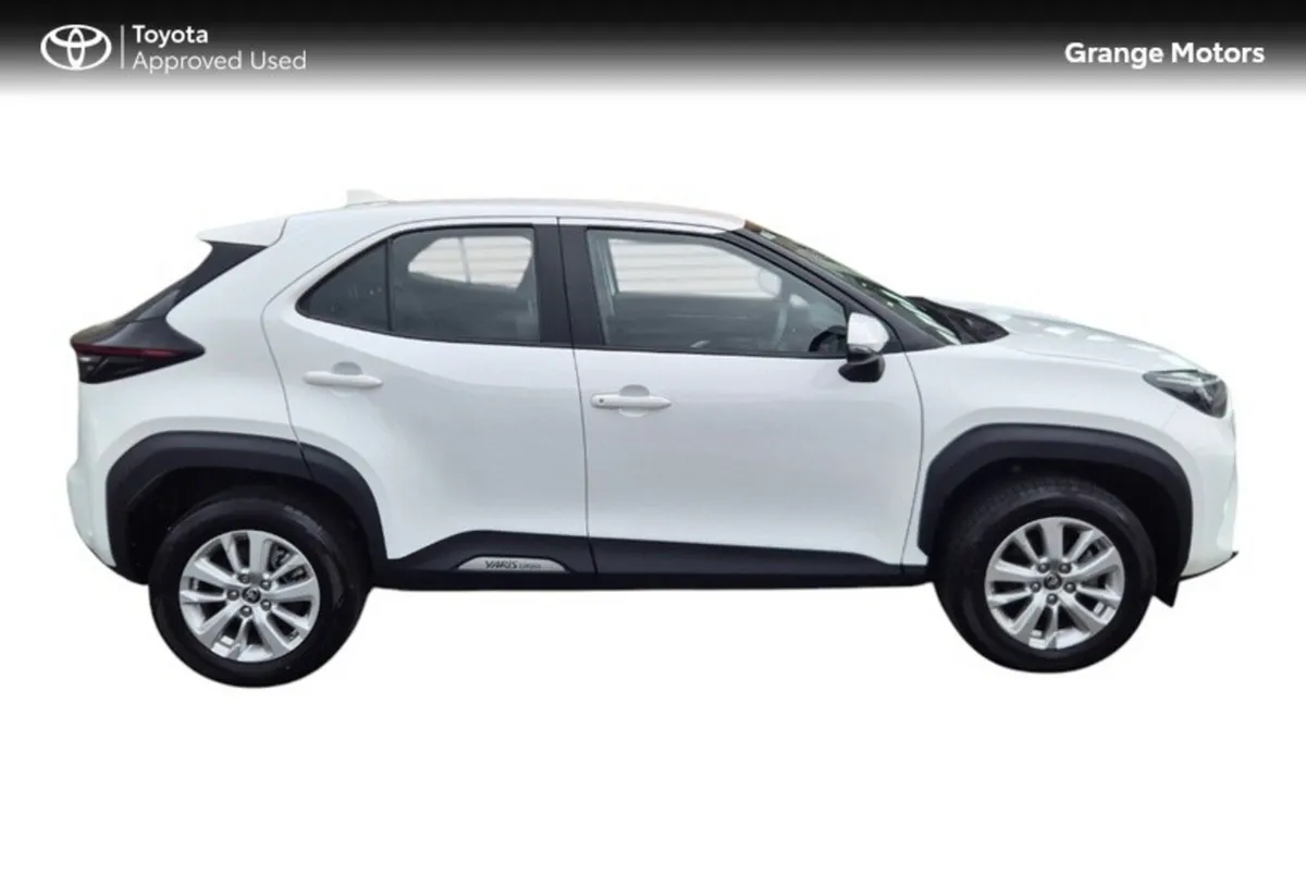 Toyota Yaris Cross 1.5 HYBRID LUNA 5DR - Image 4