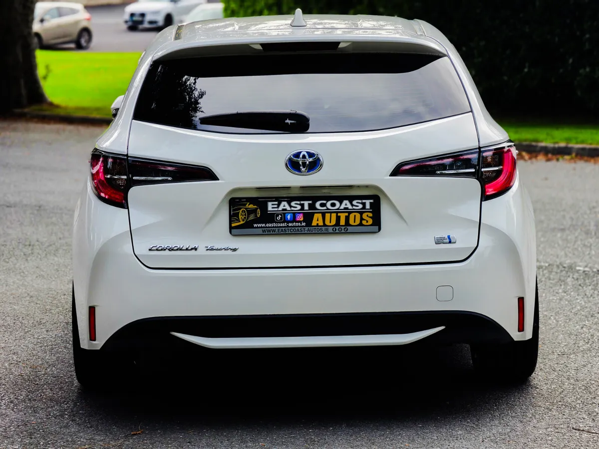 2021 Toyota Corolla 1.8 Petrol Hybrid Touring Sprt - Image 5