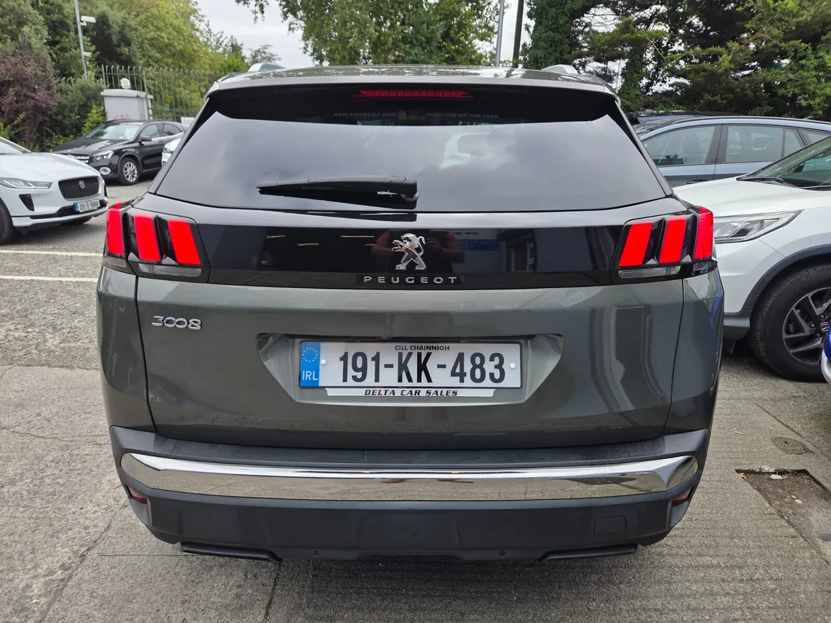 2019 PEUGEOT 3008 ALLURE 1.2 PETROL MANUAL 130BHP - Image 5