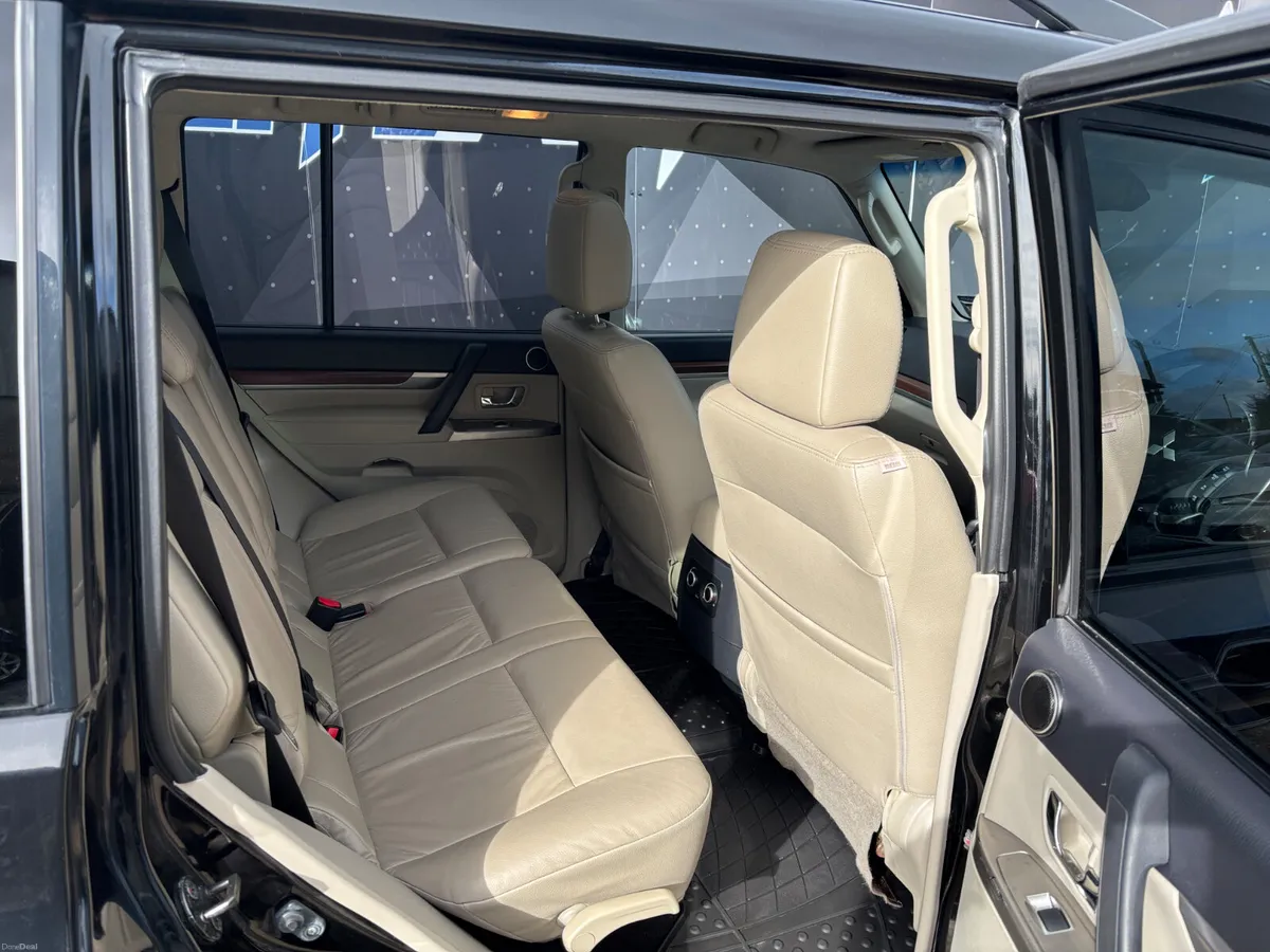 Mitsubishi Pajero LWB Crew Cab 3.2 Automatic 2014 - Image 5