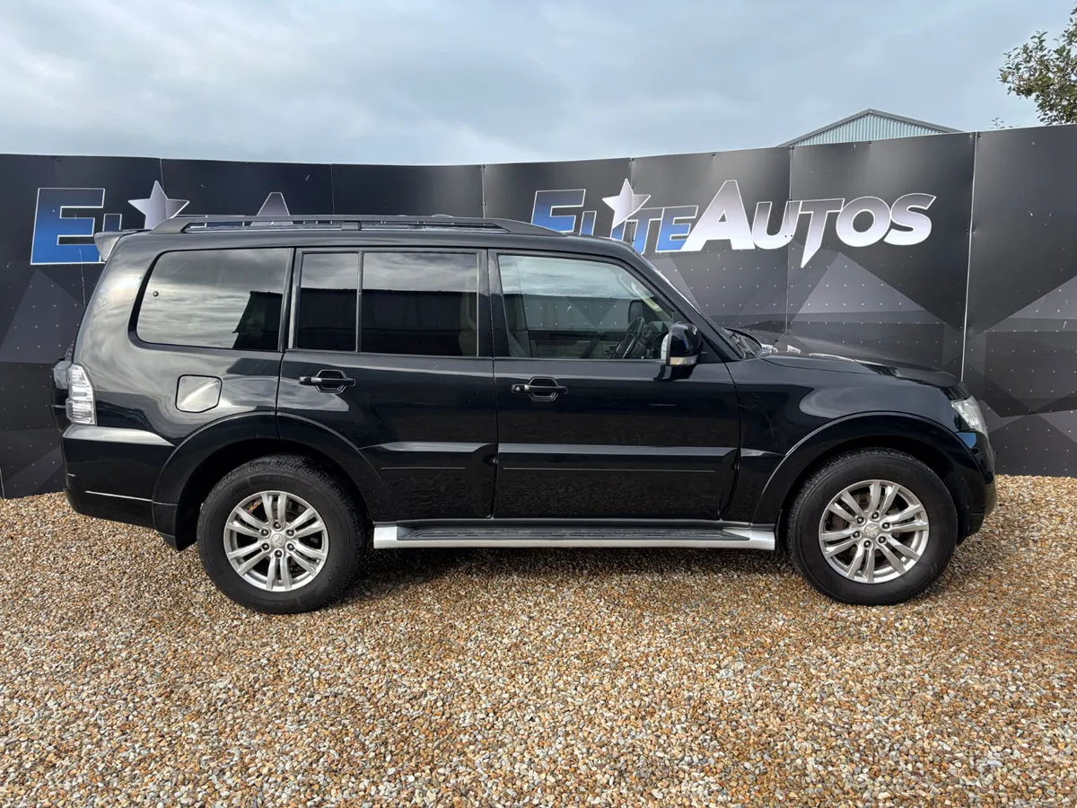 Mitsubishi Pajero LWB Crew Cab 3.2 Automatic 2014 - Image 3