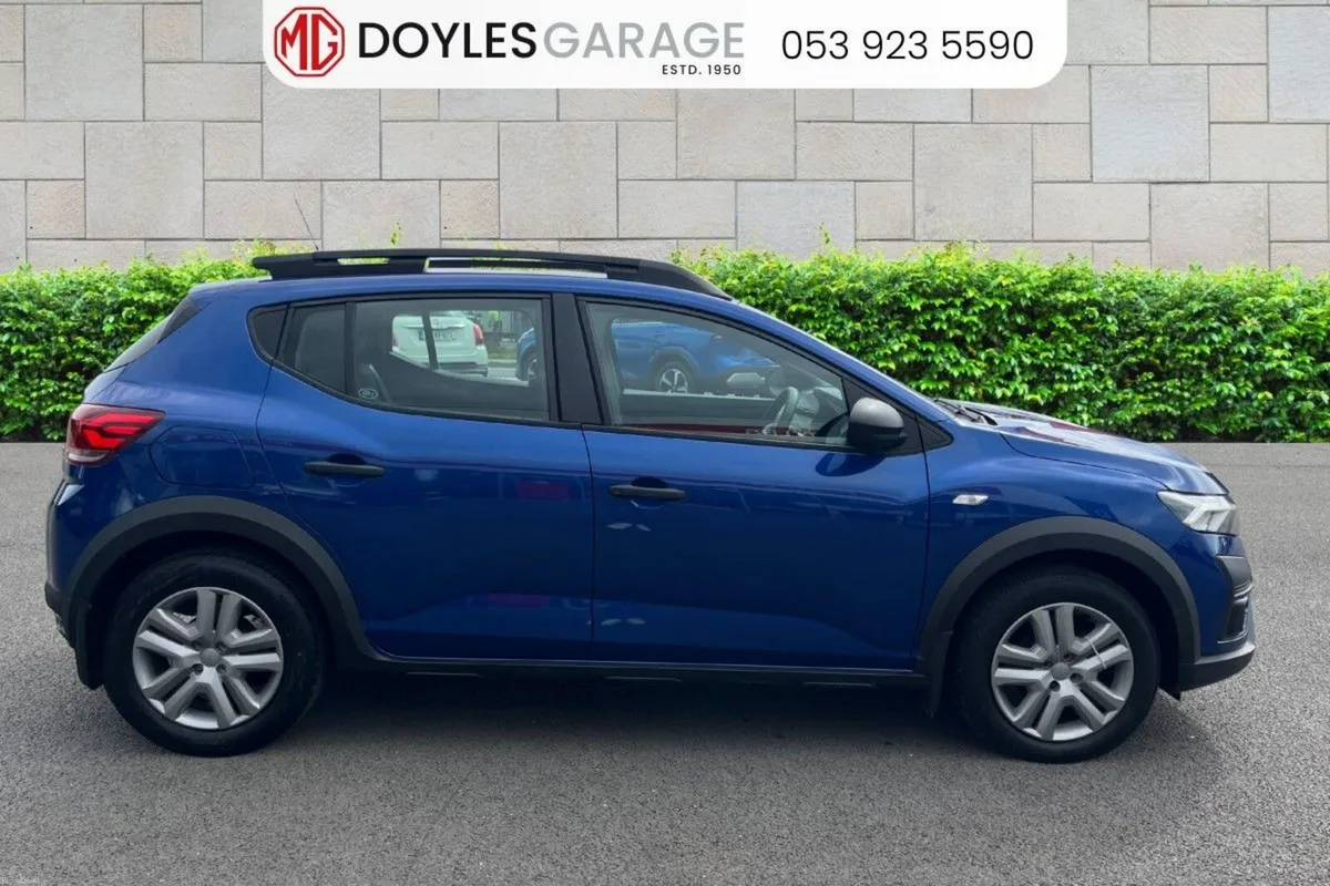 Dacia Sandero Stepway TCe 90 STEPWAY Essential - Image 2