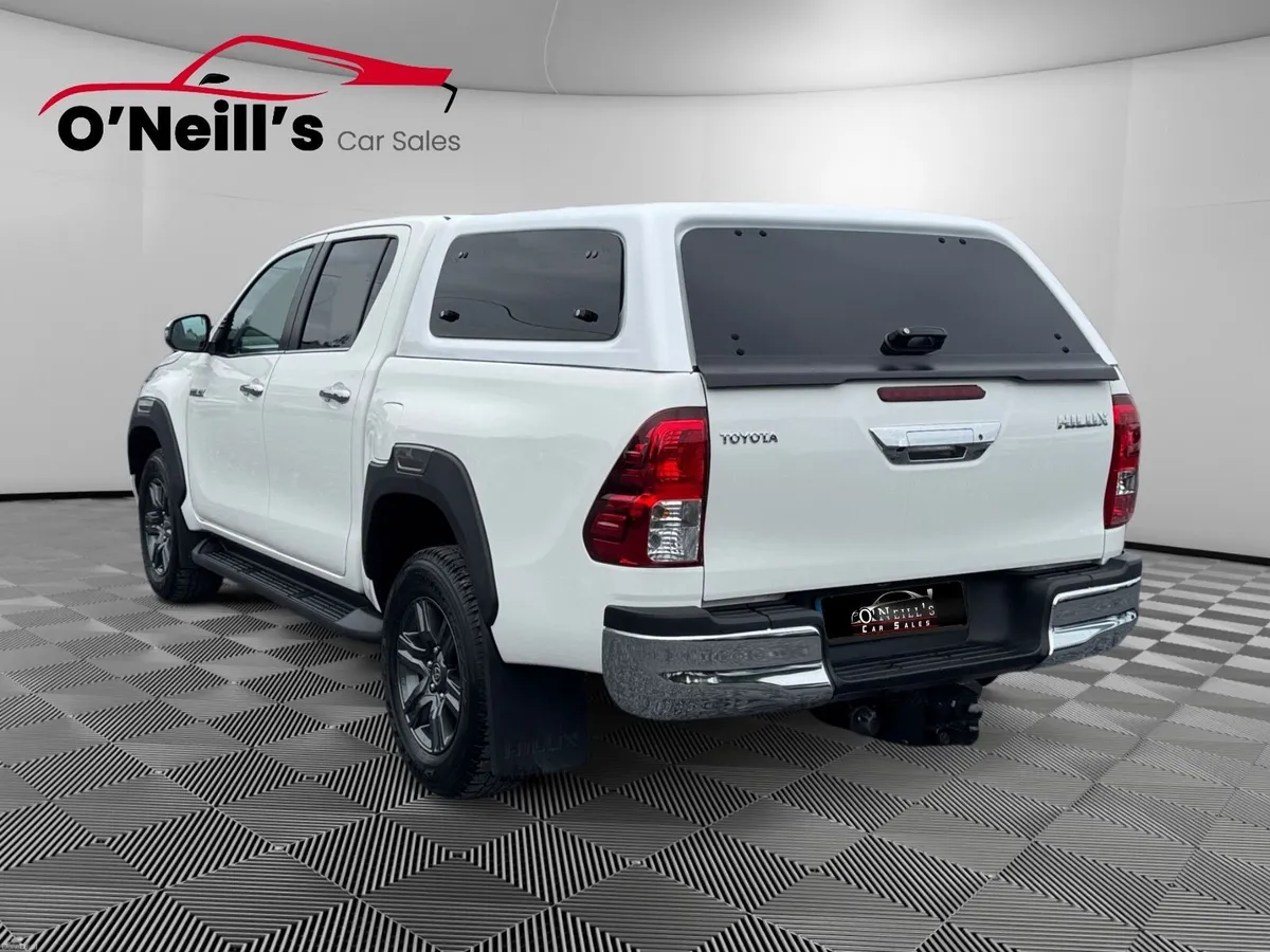 Toyota Hilux  2026  2.8 SR5 MANUAL    NO VAT! #457 - Image 5