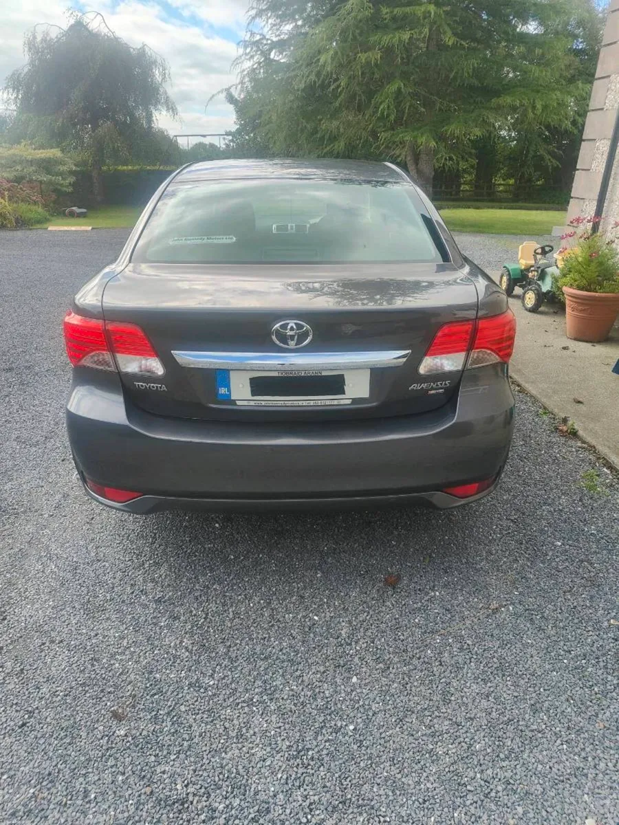 142 Toyota Avensis strada - Image 2