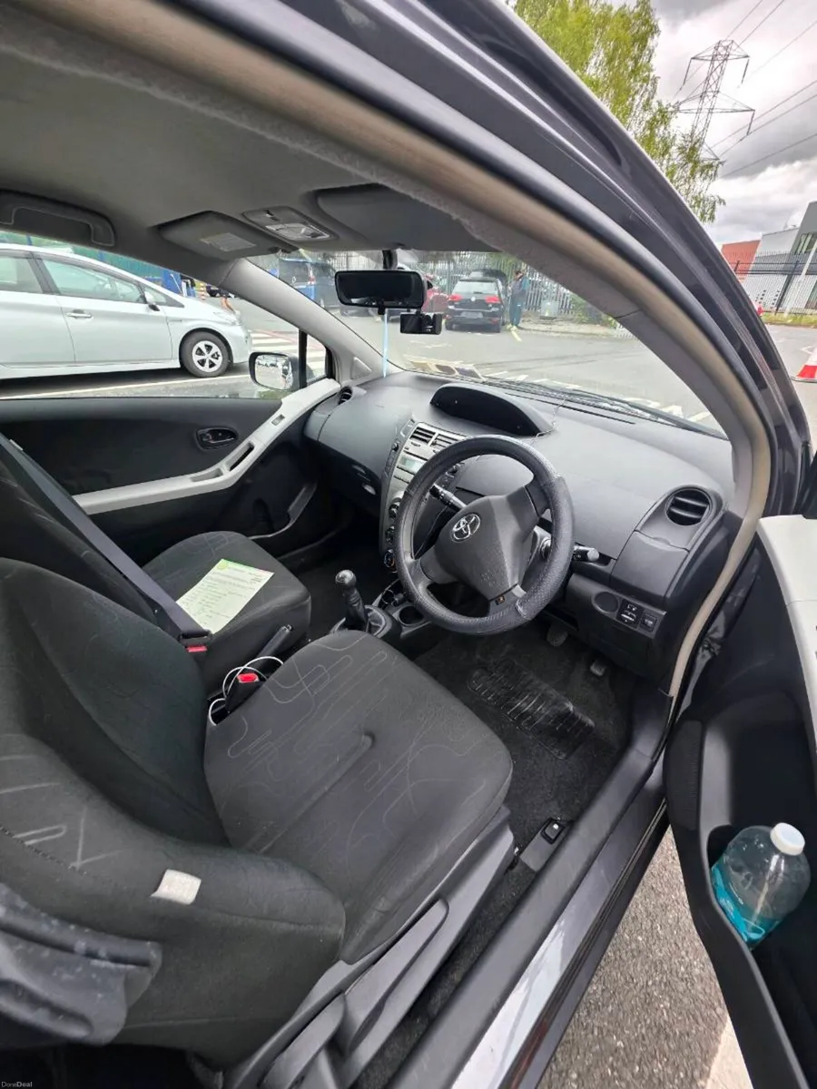 Toyota yaris 2010 Taxed & Tested September 2027 - Image 4