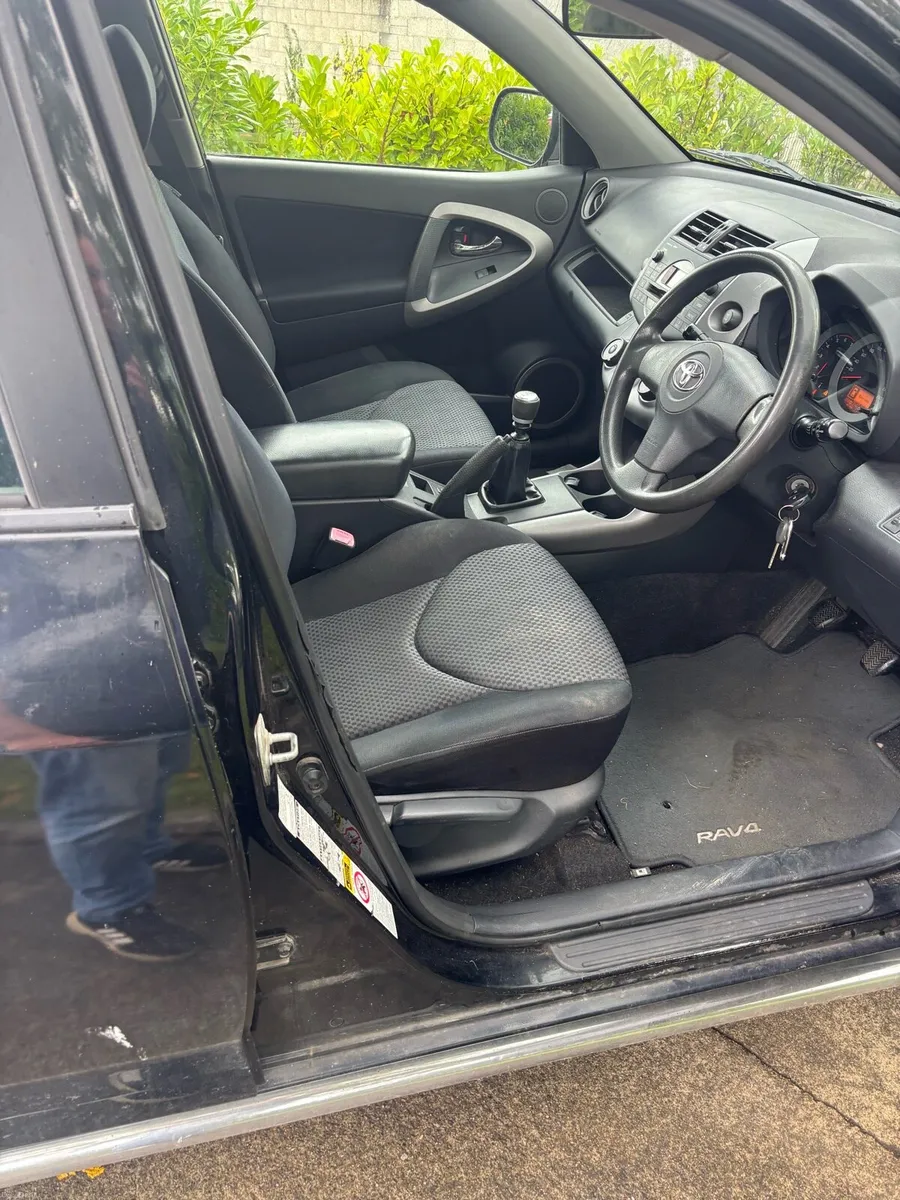 Toyota Rav 4 - Image 6
