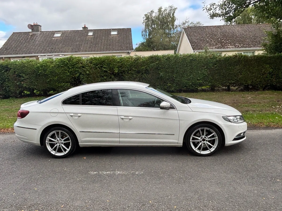 Volkswagen Passat CC - Image 2