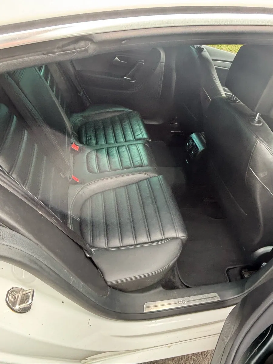 Volkswagen Passat CC - Image 6