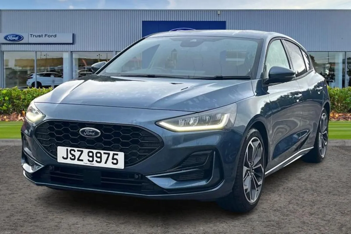 Ford Focus 1.0 EcoBoost Hybrid mHEV 155 ST-Line X - Image 5
