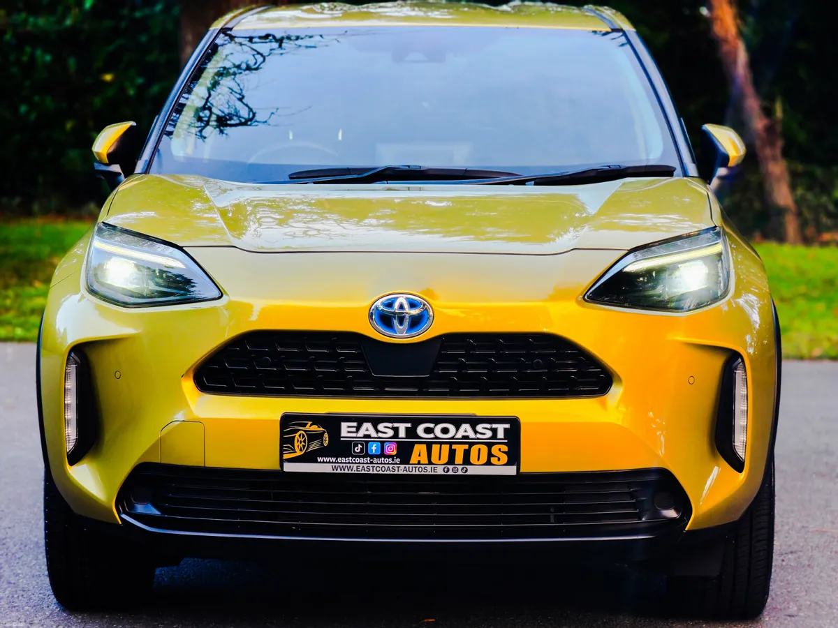 2021 Toyota Yaris Cross 1.5 Petrol Hybrid Z Auto - Image 3