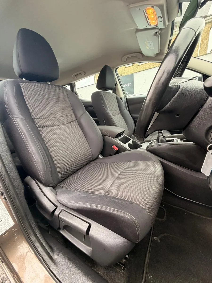 Nissan Qashqai 2015 1.5 Diesel Manual - Image 6