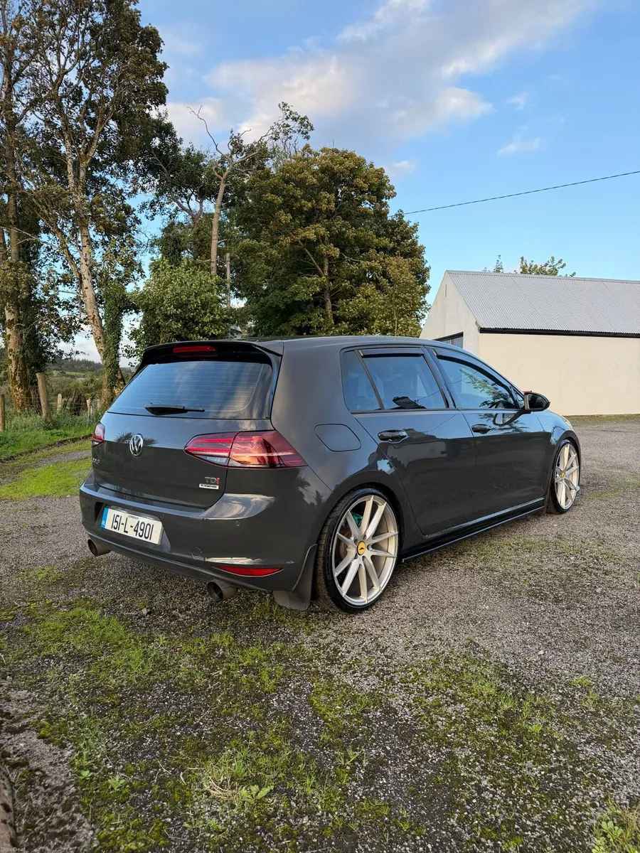 Volkswagen Golf - Image 4