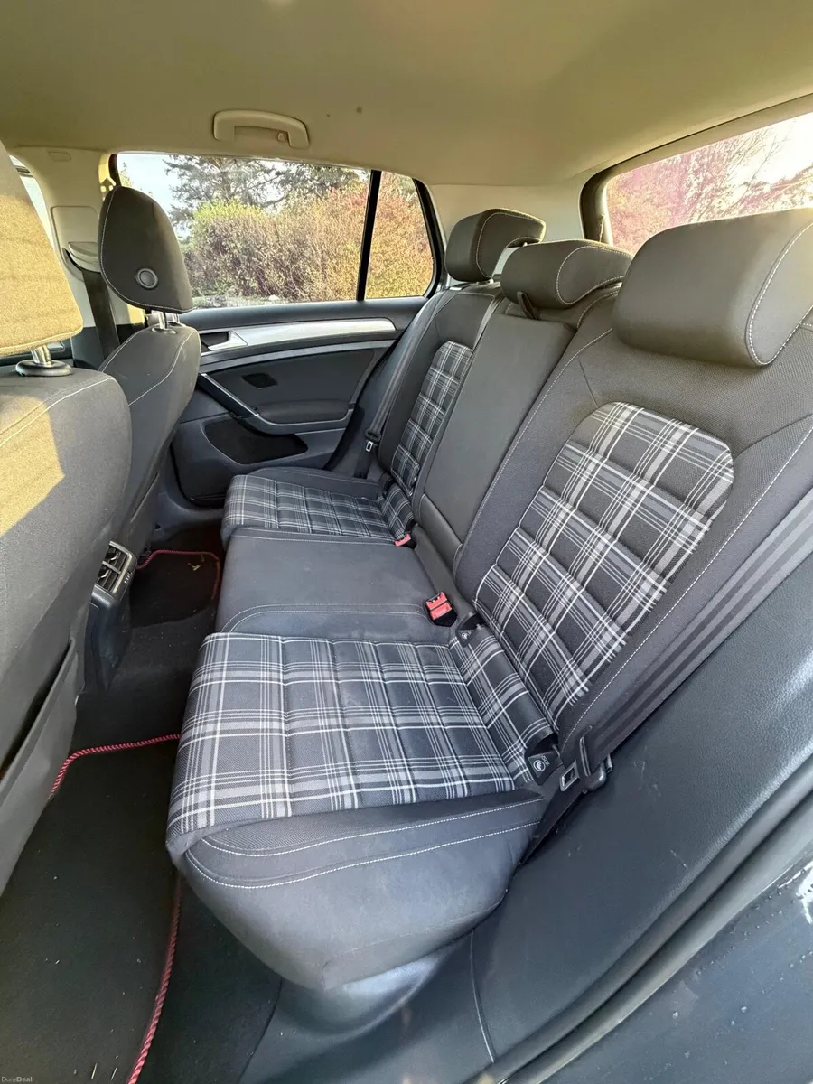 Volkswagen Golf - Image 6