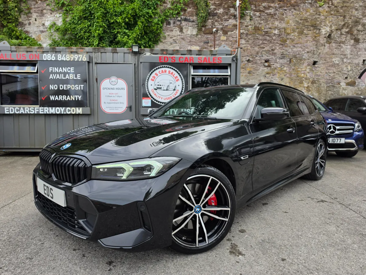 BMW 330e M-Sport Pro Pack Touring 2023 (231) - Image 4