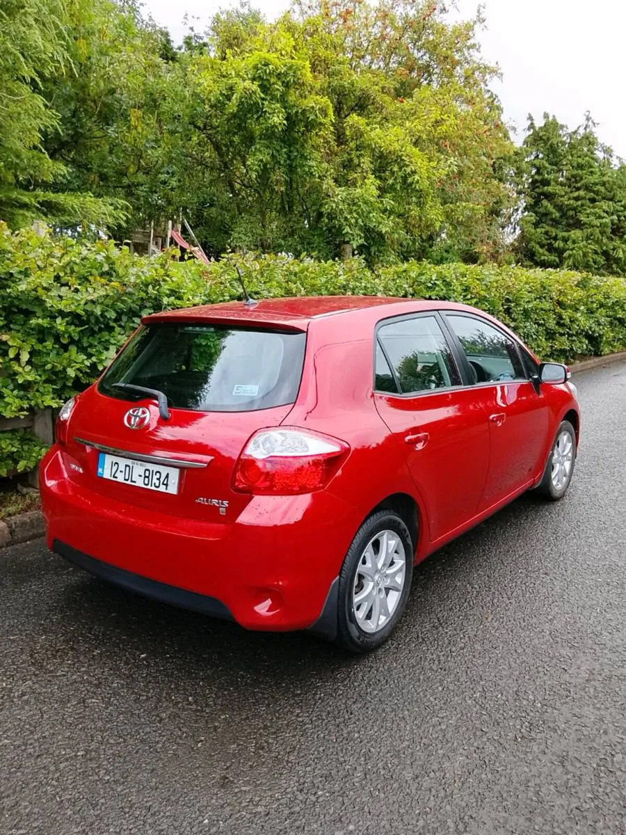 2012 Toyota Auris - Image 2