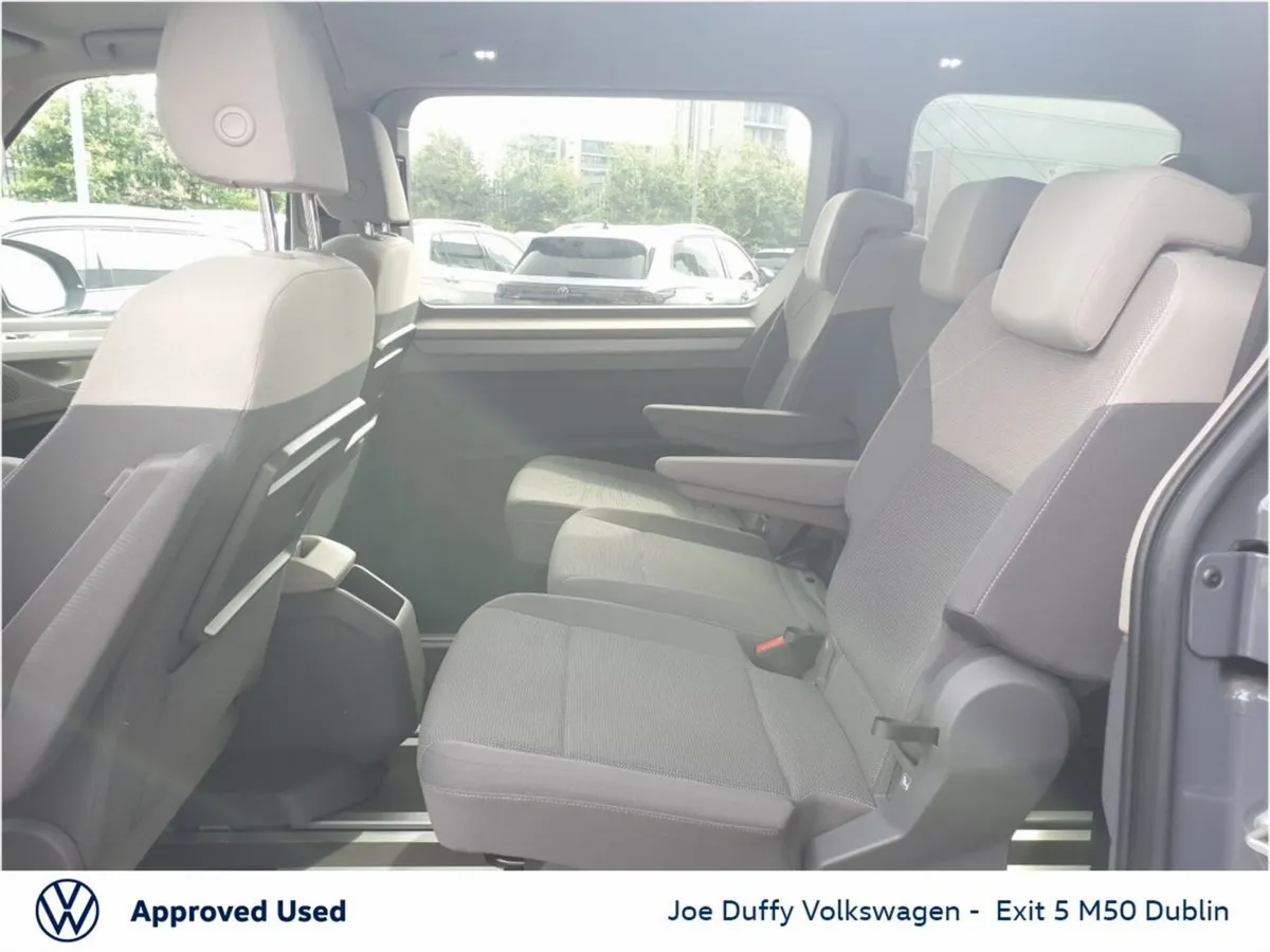 Volkswagen Multivan LIFE PHEV S-A  TSi 218 AUTO - Image 6