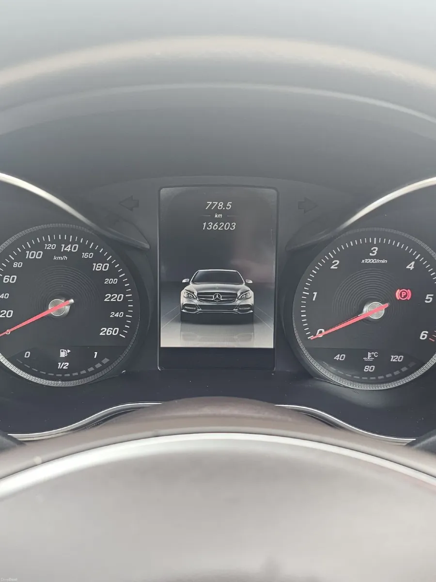 Mercedes-Benz C-Class 2016 - Image 2