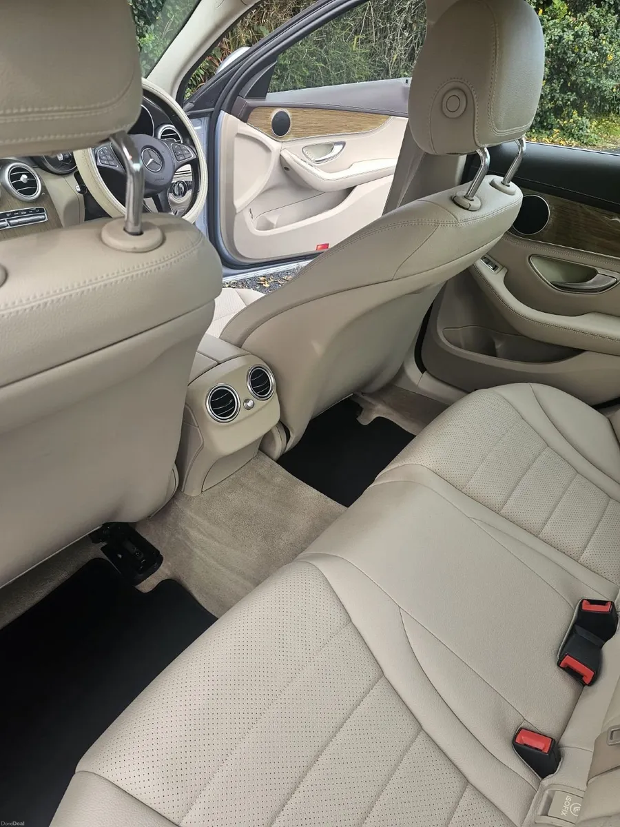Mercedes-Benz C-Class 2016 - Image 4