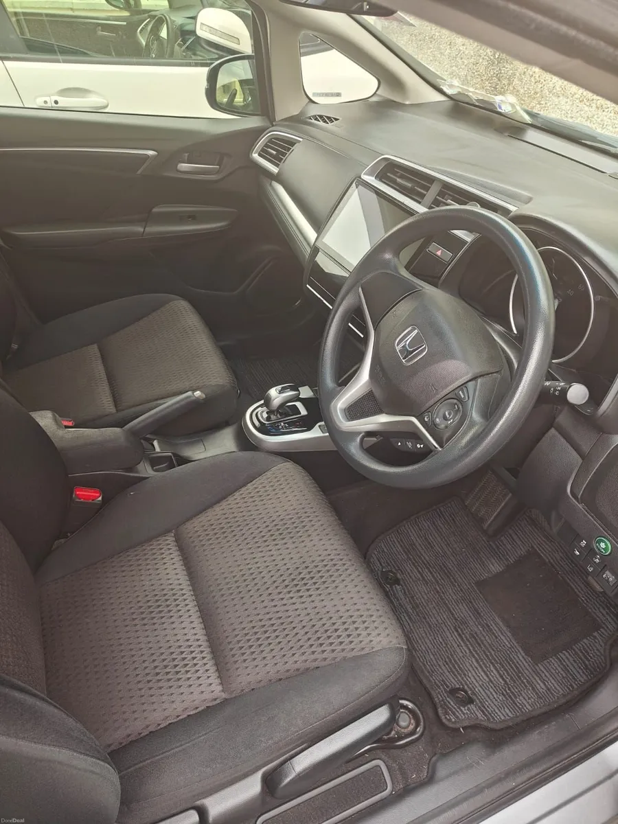 2018 Honda Fit Hybrid Auto | 168k km | NCT 09/2027 - Image 6