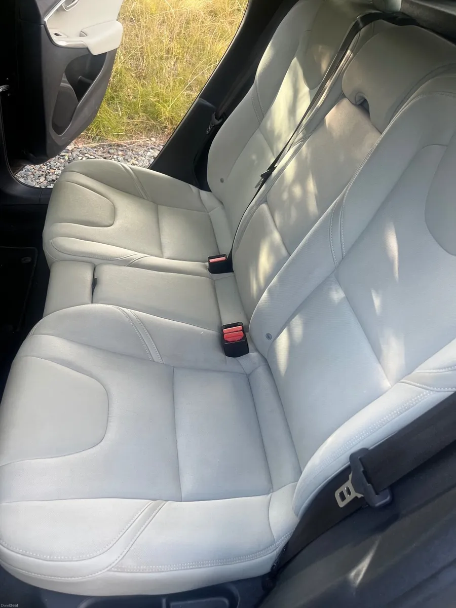 Volvo V40 2013 - Image 5