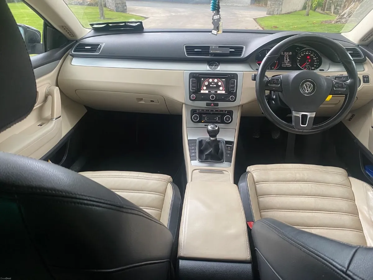 Volkswagen Passat 2011 - Image 5