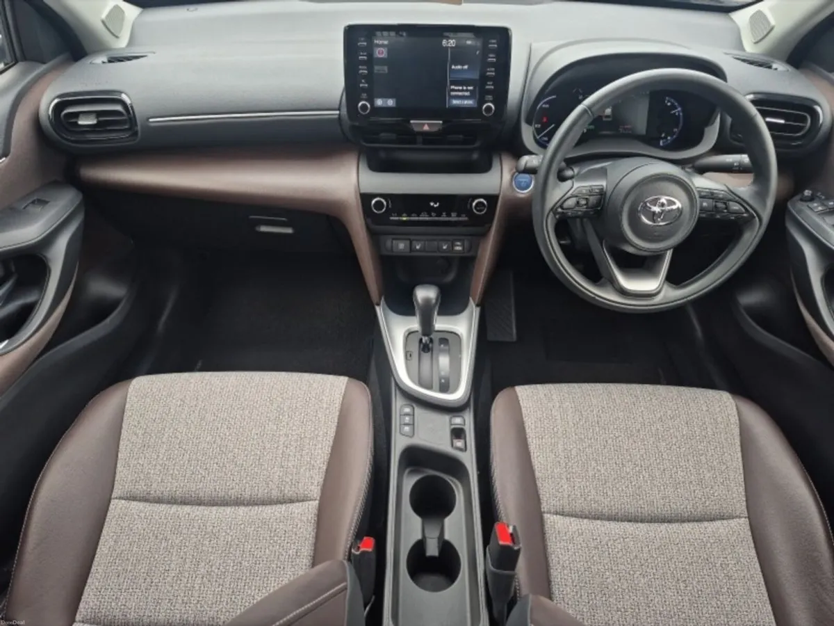 Toyota Yaris Cross ** 1.5 HYBRID ** LOW MILEAGE  * - Image 2