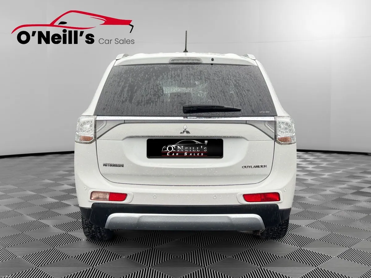 Mitsubishi Outlander 2015 2.2 DI-D 4X4 148hp  #460 - Image 4