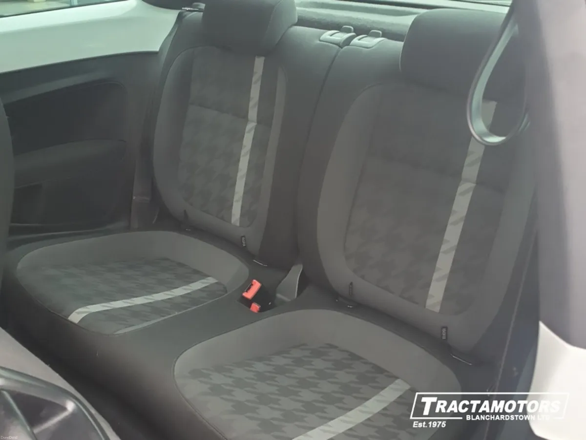 Volkswagen Beetle DESIGN 2.0 TDI MANUAL 5SPEED BLU - Image 6