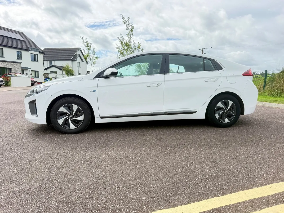 Hyundai IONIQ 2017 - Image 2