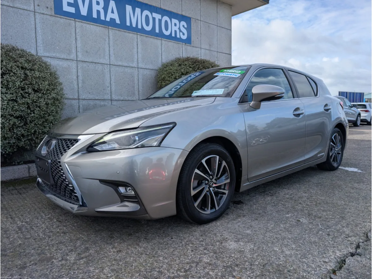 Lexus CT VERSION C AUTOMATIC HYBRID 1.8 PETROL //L - Image 4