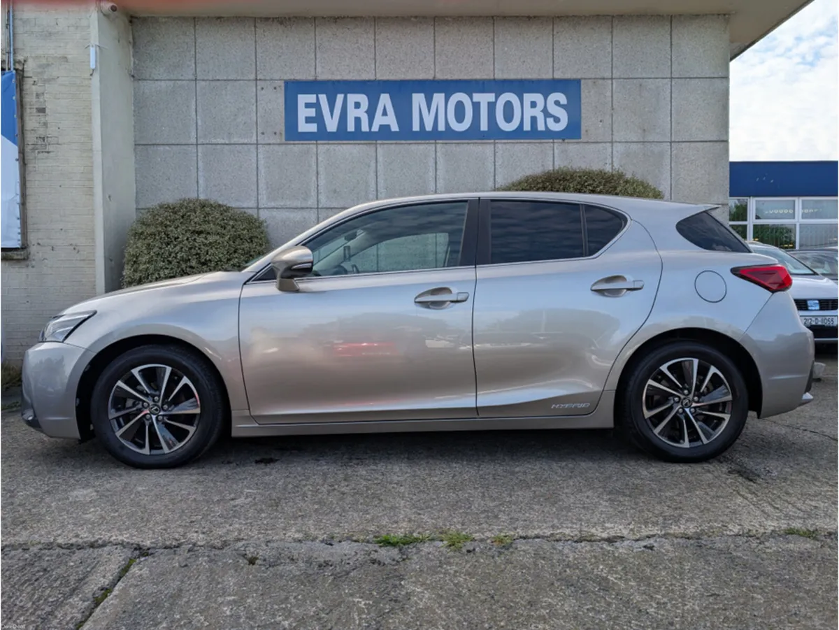 Lexus CT VERSION C AUTOMATIC HYBRID 1.8 PETROL //L - Image 5
