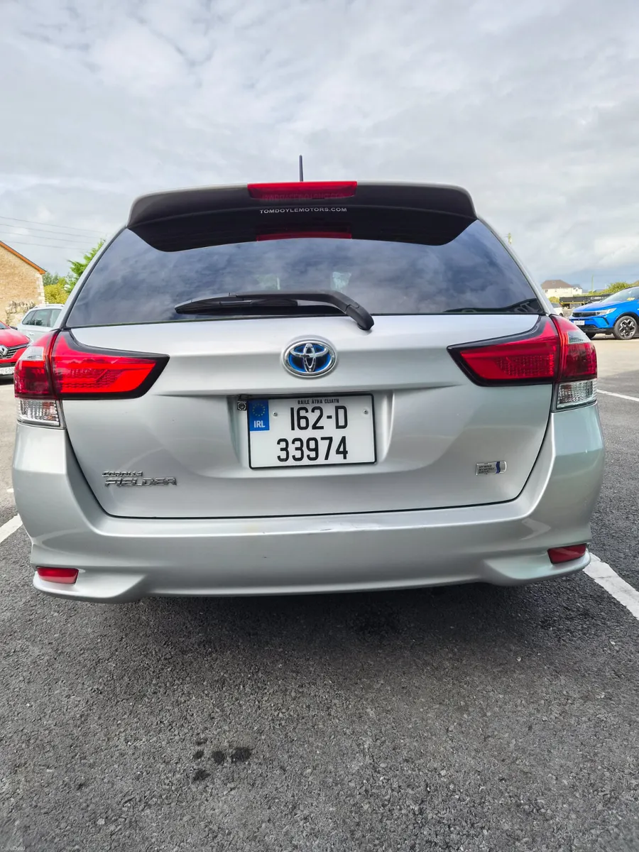 Toyota Corolla Fielder2016 1.5L Petrol Hybrid Auto - Image 4