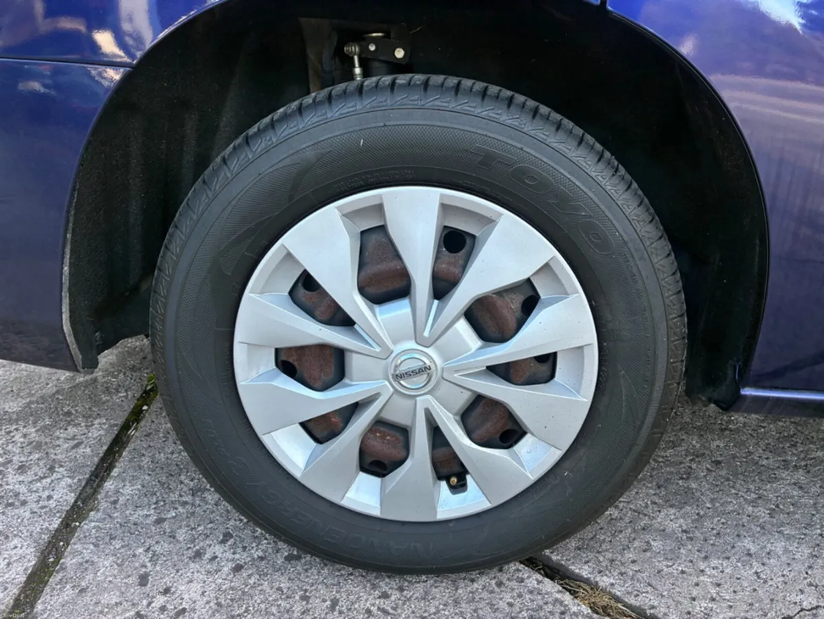 Nissan Serena 2.0 petrol wheelchair accessible 8 s - Image 2