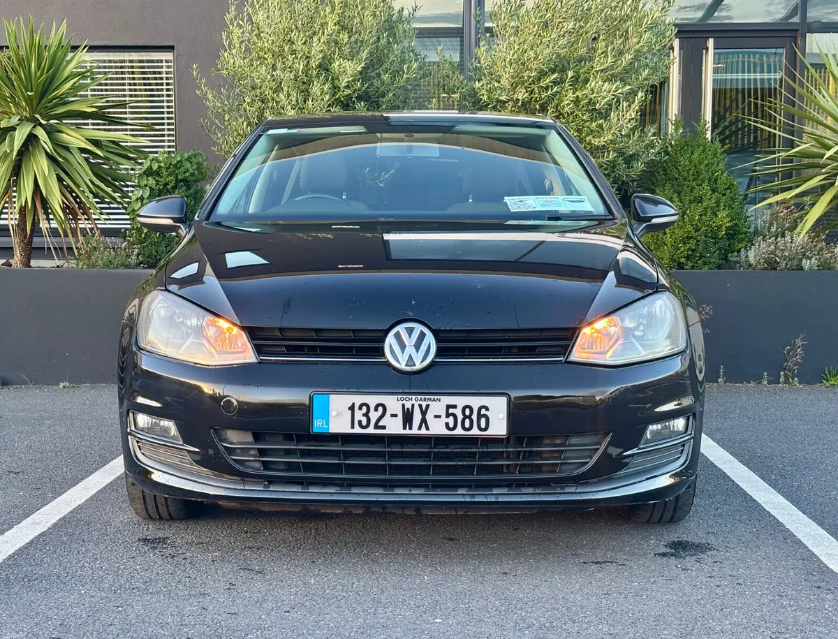 2013 Volkswagen Golf - Image 2