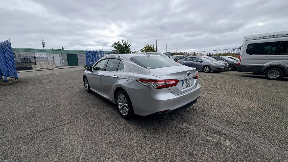 Toyota Camry 2.5 Hybrid Petrol 2021 - Image 4