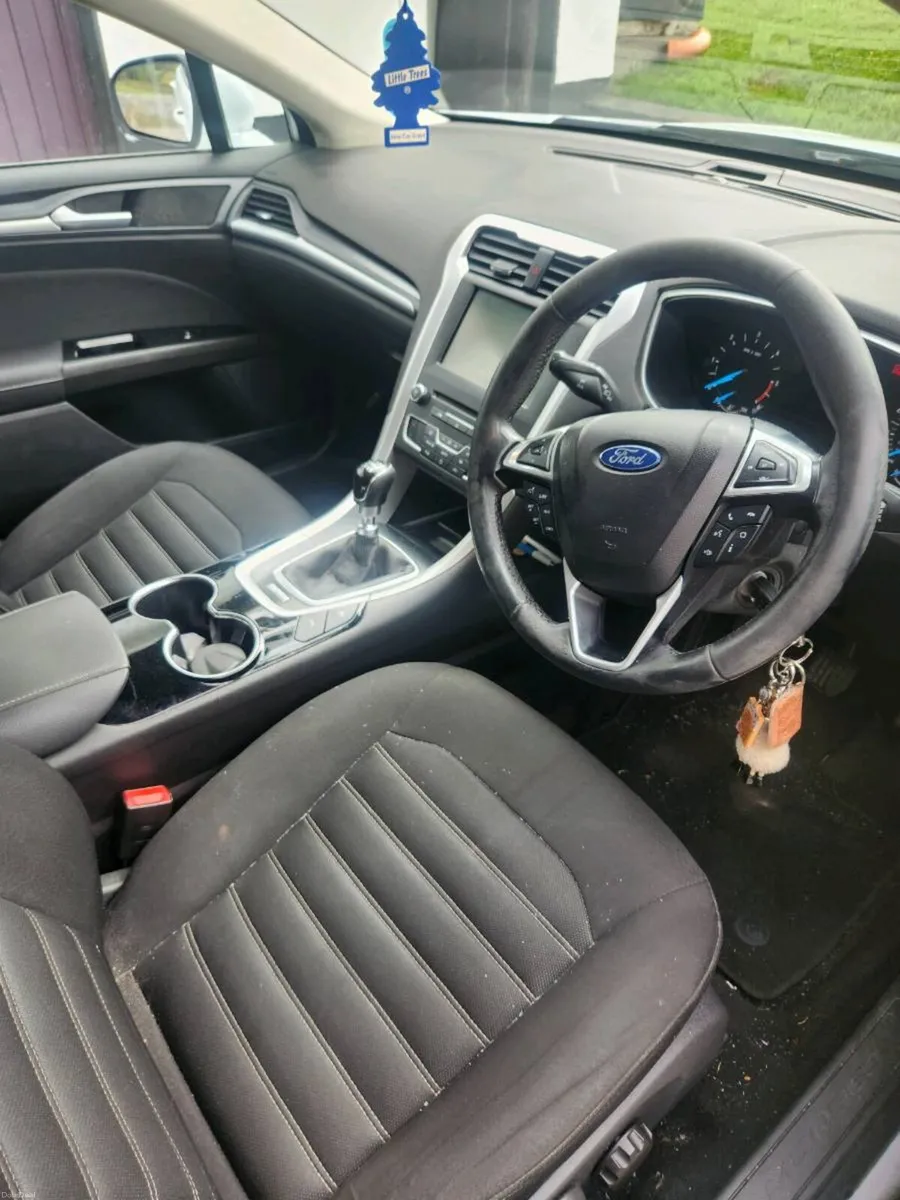 Ford mondeo - Image 2