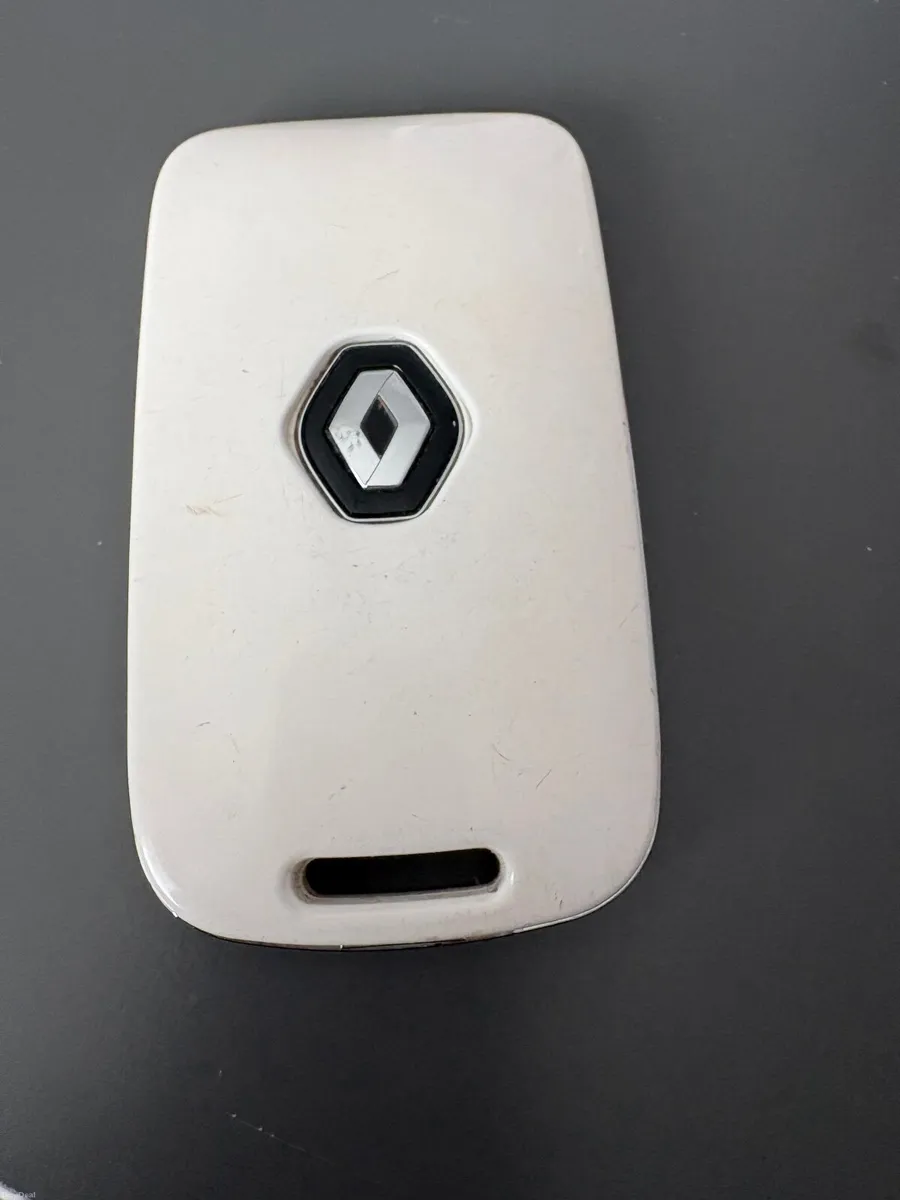 Renault Captur 2020 S edition Metallic White - Image 2