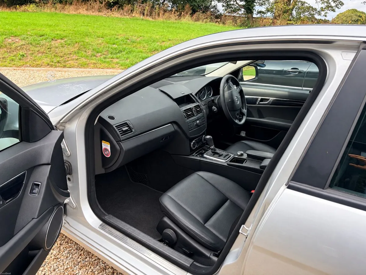 Mercedes-Benz C-Class 2008 - Image 3