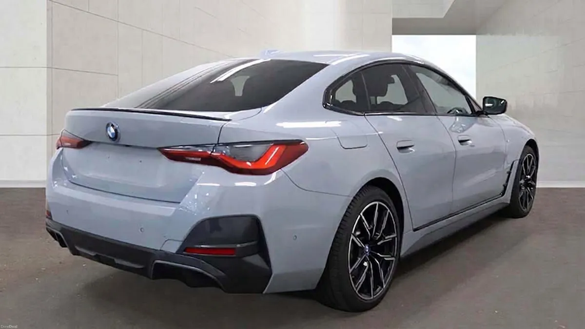 BMW i4 M Sport edrive 40 - Brooklyn Grey - Image 3
