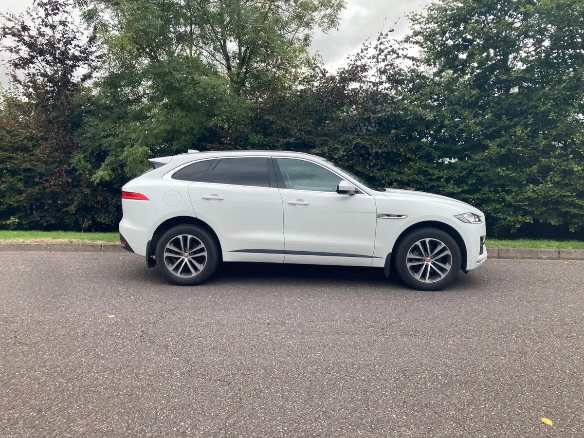 2018 Jaguar F-Pace 2.0 D AWD 180 BHP R-SPORT - Image 2