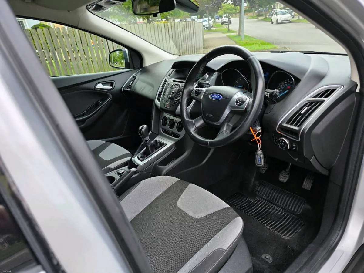 14 Ford Focus Zetec 1.0 Ecoboost 100PS New NCT - Image 6