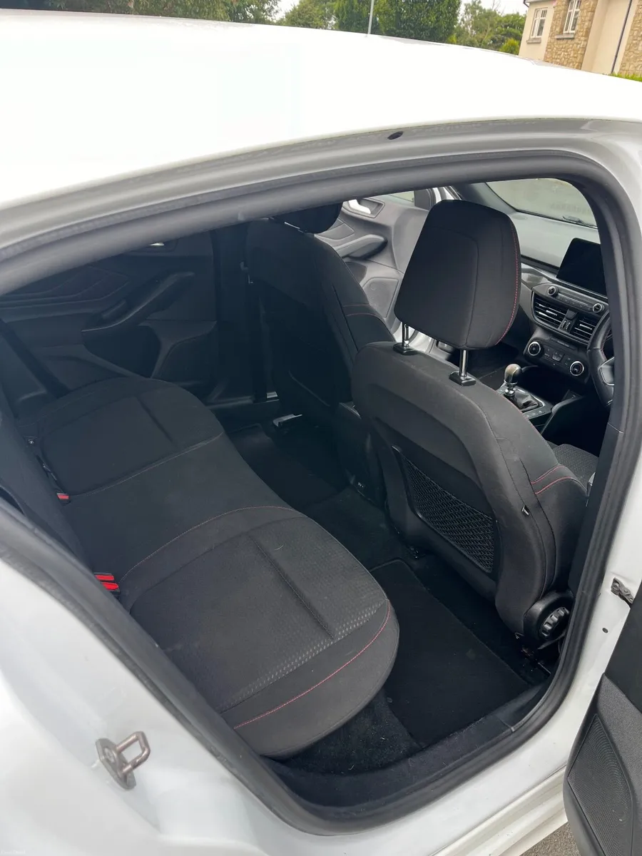 Ford Focus 2019 - Image 6