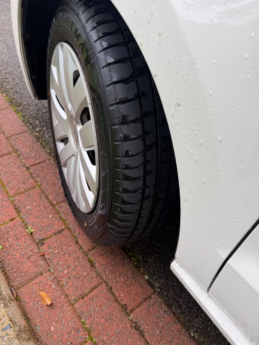 Volkswagen Polo 2012 Automatic - Image 5