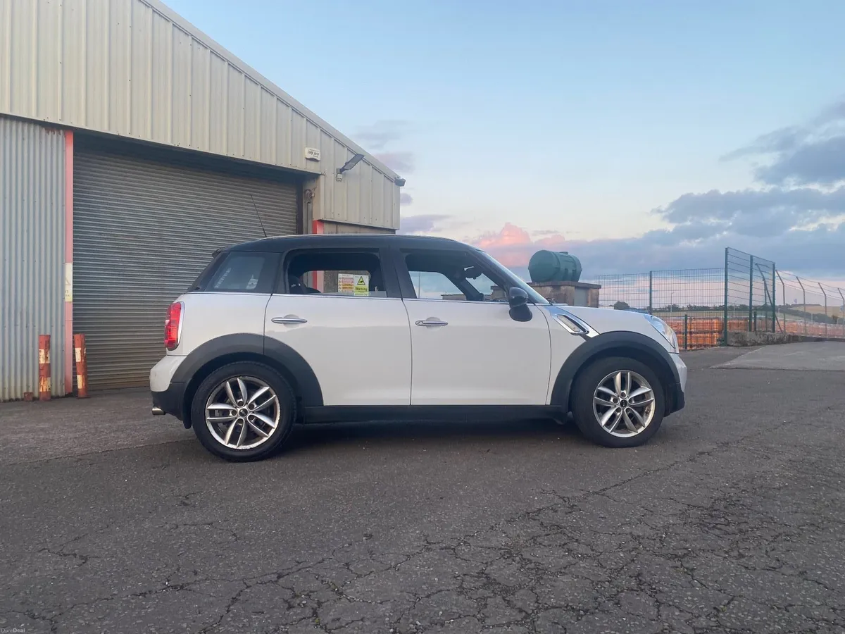 Mini Cooper 2014 - Image 2