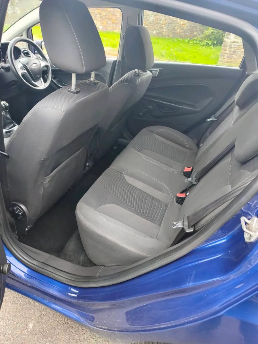 Ford fiesta - Image 6